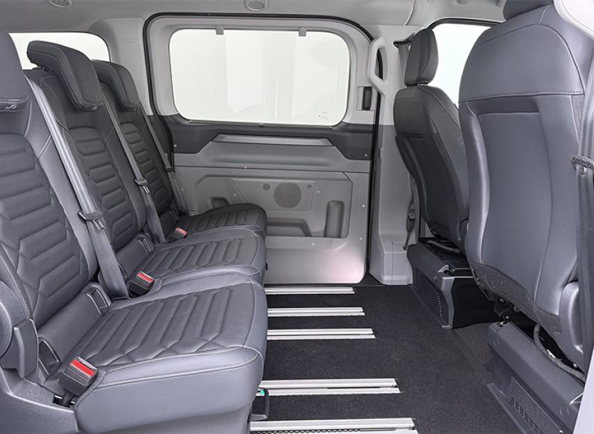 Stoelen vip bus autohopper