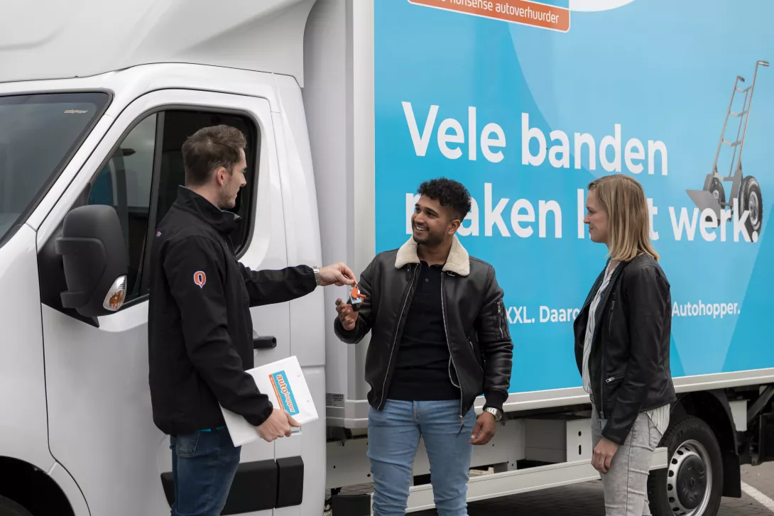 Verhuurmedewerker Autohopper bij bakwagen