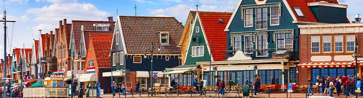 Volendam bezoeken in een huurauto
