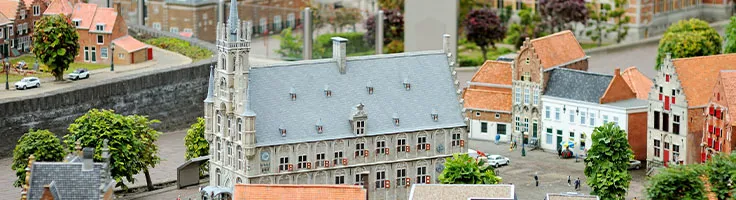 Bezoek Madurodam in een Autohopper huurauto