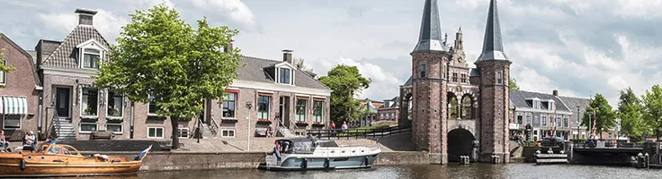 Waterpoort van Sneek bezoeken met autohopper